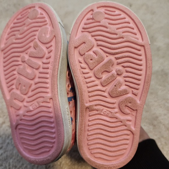 Native Jefferson Kids Shoes Pink Slip On Comfort Size C5 - Picture 7 of 8
